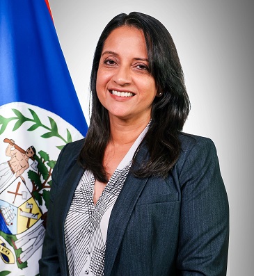 Nicole Usher headshot