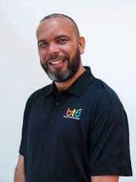 Reynaldo Malik headshot