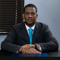 Evan Tillett headshot